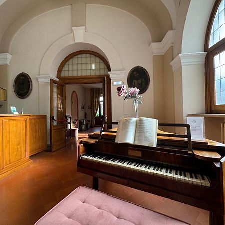 Hotel Monastero Ss. Annunziata Todi Exteriér fotografie The piano room