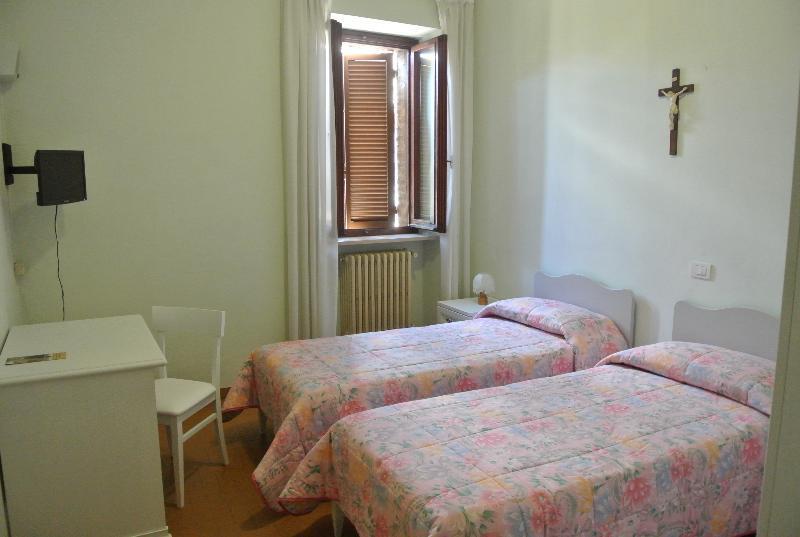 Hotel Monastero Ss. Annunziata Todi Exteriér fotografie A room in the monastery