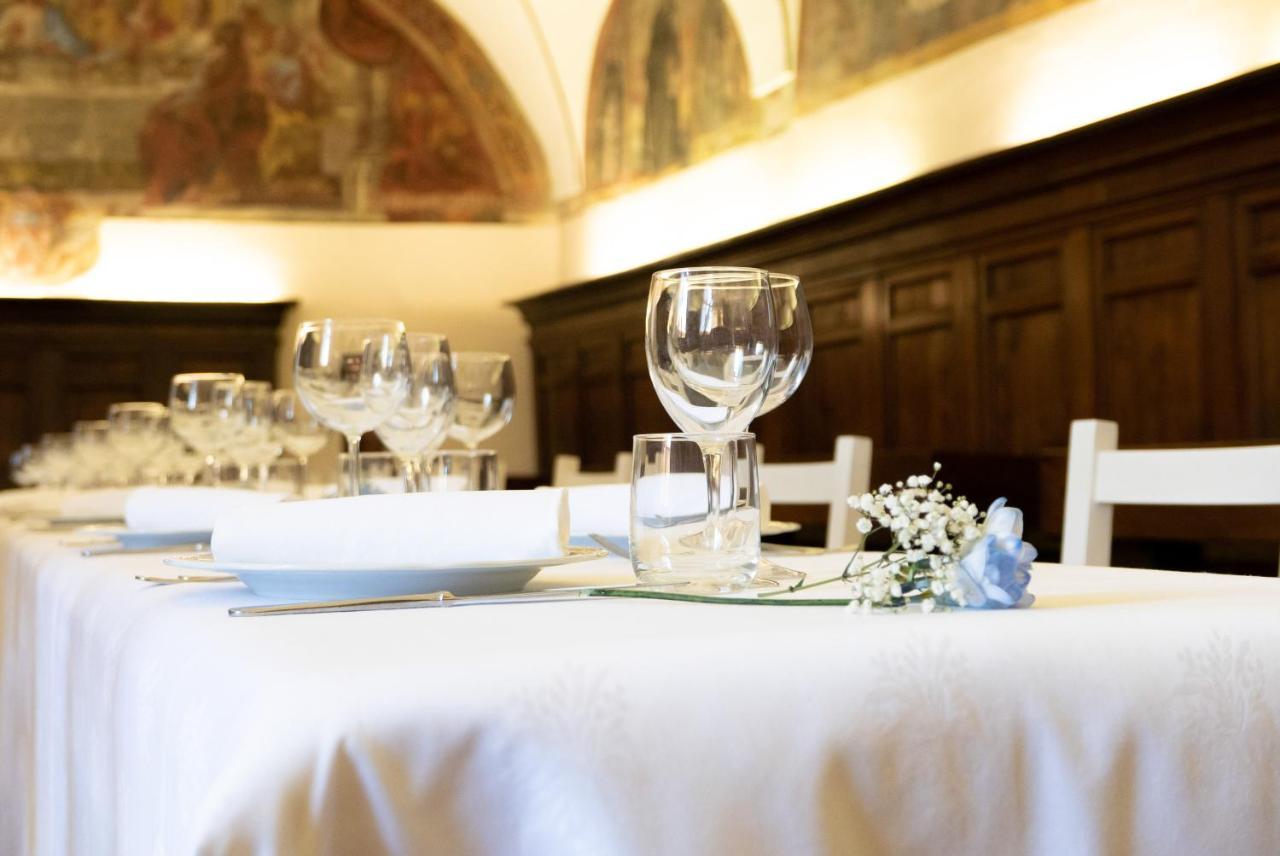 Hotel Monastero Ss. Annunziata Todi Exteriér fotografie A table set for a meal